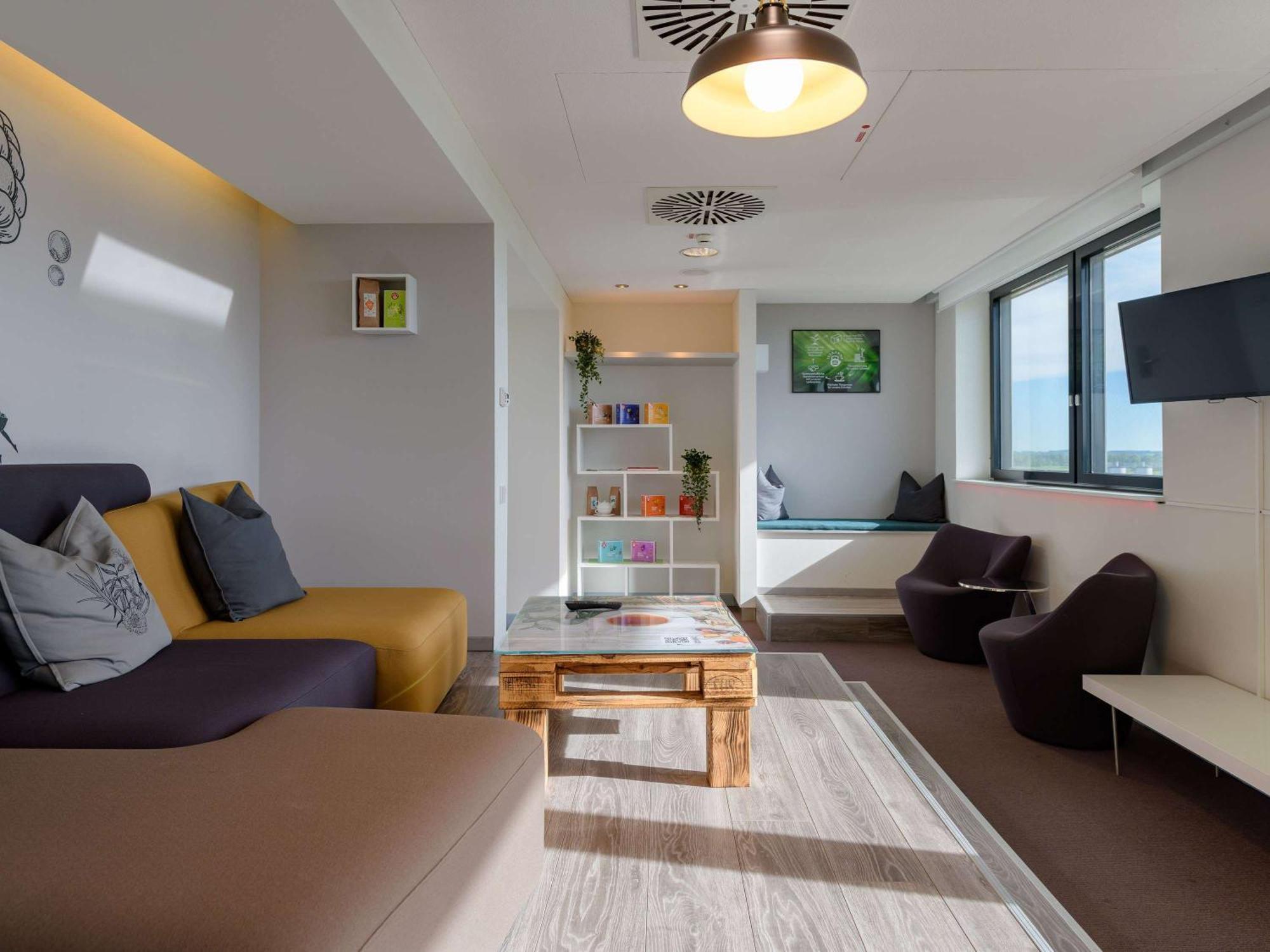 Novotel Muenchen Airport - Newly Renovated Frisinga Esterno foto The interior of the hotel