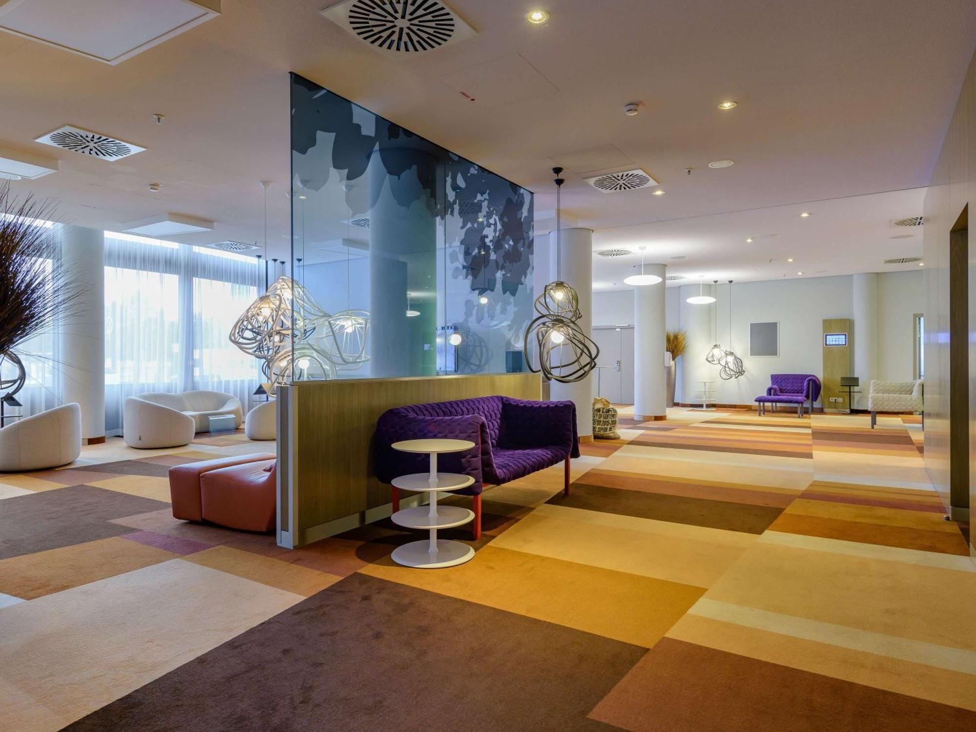 Novotel Muenchen Airport - Newly Renovated Frisinga Esterno foto Interior of the hotel