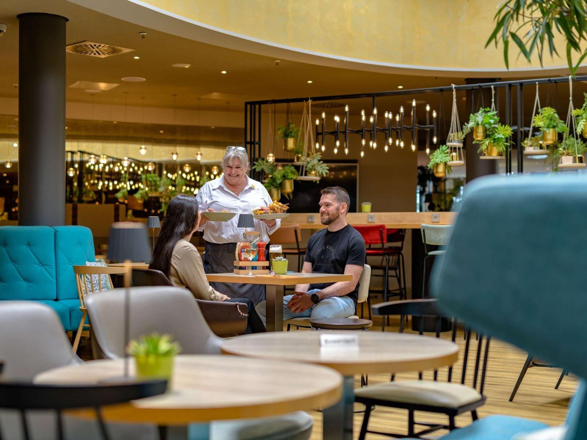 Novotel Muenchen Airport - Newly Renovated Frisinga Esterno foto The interior of the hotel