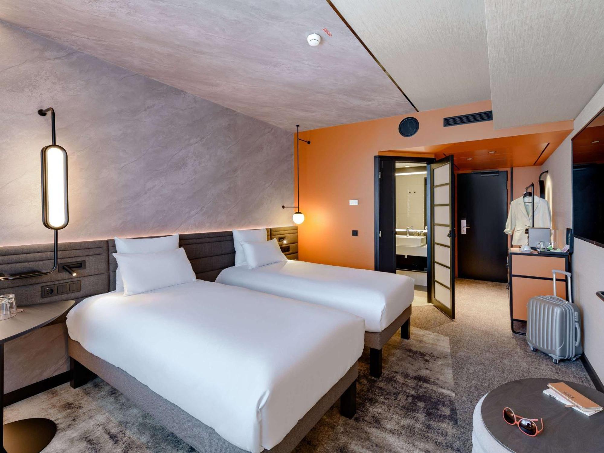 Novotel Muenchen Airport - Newly Renovated Frisinga Esterno foto Room at the hotel